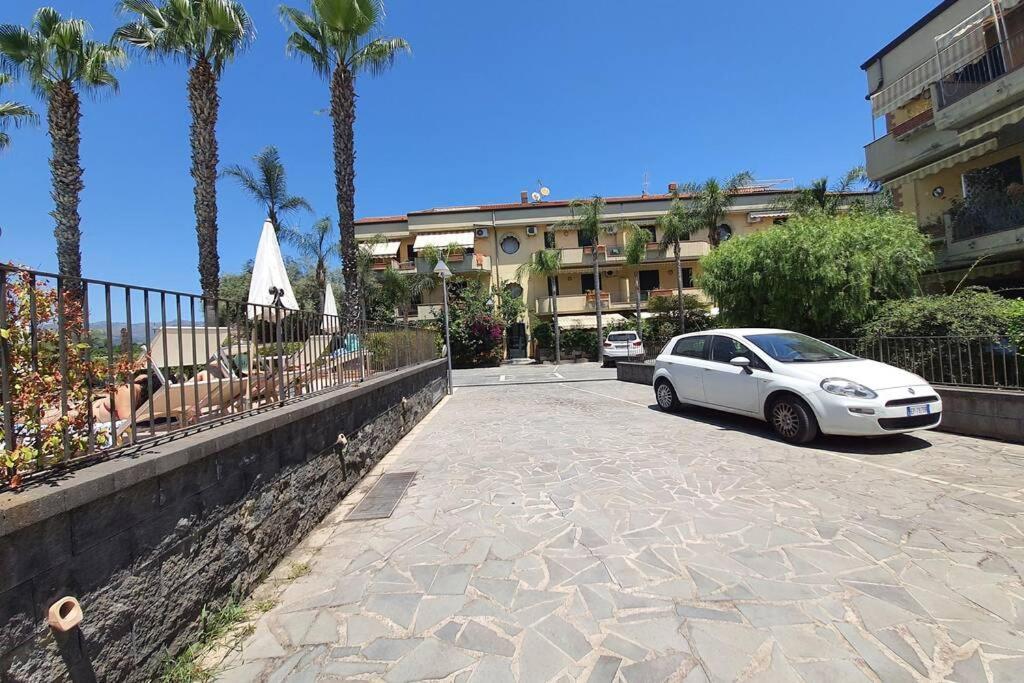 Sicilia, Mansarda Le Due Terrazze Apartment Mascali Exterior photo